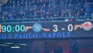 "Tuttosport": "Napoli feiert einen verdienten Sieg gegen die Salzburger, die jedenfalls wieder einmal bestätigen, viel von Fußball zu wissen. Wenn es wirklich um Qualität geht, überwiegen jedoch die Neapolitaner."