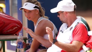 CAIRO,EGYPT,16.APR.16 - TENNIS - ITF, Fed Cup, Europe Africa Zone II, Group 1. Image shows Barbara Haas and captain Juergen Waber (AUT). Photo: GEPA pictures/ Walter Luger