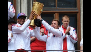 Jerome Boateng (l.) und Mario Götze. Boateng bereitete die Führung der Bayern gegen Dortmund großartig vor