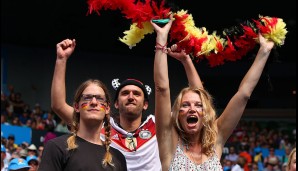 Auch die deutschen Fans sind natürlich sichtlich erheitert