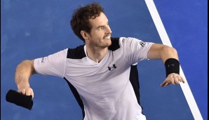 TAG 12: Weg damit! Andy Murray wirft nach seinem Sieg Ballast ab