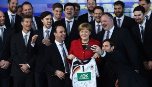 Auch Merkel nimmt es mit Humor