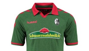 Der SC Freiburg spielt normalerweise in rot. Nun können die Breisgauer auf eine ungewohnte Farbe zurückgreifen