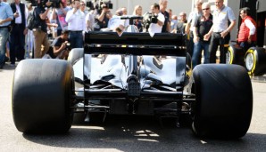 Pirelli hat die neuen Reifen nicht einfach an ein aktuelles Auto geschraubt, sondern die Abmessungen aller Teile ans 2017er Reglement angelehnt