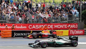 Beim zweiten Boxenstopp von Ricciardo passierte Red Bull der entscheidende Fehler: Die Mechaniker fanden die Reifen nicht. Ricciardo stand und stand, Hamilton fuhr wieder vorbei