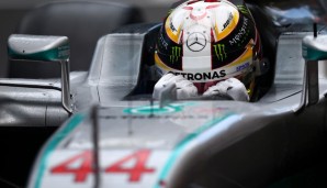 Hamilton fuhr eine Verteidigungsschlacht, drückte Ricciardo fast in die Wand - und gewann erstmals nach acht sieglosen Rennen wieder