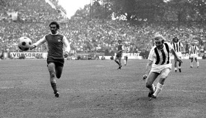 1973, Köln - Gladbach: Günter Netzer schießt Gladbach zum Sieg, nachdem er sich selbst eingewechselt hatte. Das Tor erzielte er nach eigener Aussage auch noch versehentlich