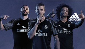Real in Madrid nicht in weiß? Unvorstellbar. Dafür gibt es aber ein paar blaue Akzente, zum Beispiel am Kragen. Schick