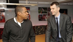 Vor der Lottery 2010 war Nets-Besitzer Mikhail Prokhorov noch ganz entspannt und plauderte mit Jay-Z…