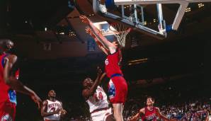 PLATZ 11: Shawn Bradley - Philadelphia 76ers (2. Pick 1993). Er misst zwar stolze 2,29 Meter, fiel aber vor allem damit auf, dass über ihn gedunkt wurde. Nach ihm gedraftet: Penny Hardaway, Jamal Mashburn.