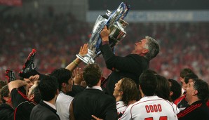 Den nächsten Sieg in der Champions League feierte Ancelotti mit Milan 2007. Er lebe hoch!