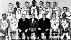 Die Boston Celtics der 60er Jahre - die erste und größte Dynastie der Geschichte mit 12 Titeln in 13 Jahren. Das Team war gespickt mit Hall of Famern, darunter Bill Russell, Bob Cousy, Tom Heinsohn oder auch auch den nicht verwandten "Jones-Brothers"
