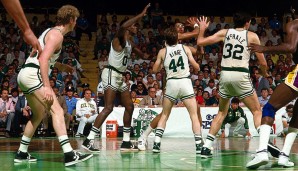 Der größte Widersacher der Lakers waren in den 80ern die Boston Celtics. Höhepunkt war die Meisterschaft 1986 mit Larry Bird, Kevin McHale, Robert Parish und Bill Walton. Was für ein Team!