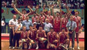 1988 in Seoul verloren die USA im Halbfinale sensationell gegen die Sowjetunion um Arvydas Sabonis . Diese setzte sich im Finale auch mit 76:63 gegen Jugoslawien durch