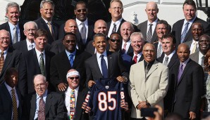 Und auch der noch amtierende Commander in Chief hat ein klares Lieblingsteam, "seine" Chicago Bears. Die 1985er Bears besuchten 2015 zum 30. Super-Bowl-Sieg-Jubiläum das Weiße Haus