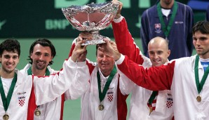 Somit haben die Kroaten die Chance auf den nächsten Titel. Den bislang einzigen Davis-Cup-Sieg sicherte sich Kroatien unter Davis-Cup-Legende Niki Pilic 2005. Einzig verbliebener Akteur: Ivo Karlovic (r.)