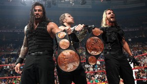 Roman Reigns, Dean Ambrose und Seth Rollins? The Shield! Im November 2012 debütierte das Trio und begann einen brutalen Zerstörungszug durch das Roster der WWE. Niemand war vor den Hounds of Justice sicher. Inzwischen gehen die Jungs jedoch getrennte Wege