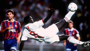 1995: George Weah (Paris St. Germain/AC Mailand): Meister und Pokalsieger mit PSG - dank einer herausragenden Saison wurde Weah nicht nur Afrikas Fußballer des Jahres, sondern als erster Afrikaner überhaupt auch Europa- und Weltfußballer.