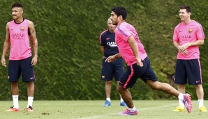 Im Training mit Neymar und Lionel Messi deutet Suarez schon früh an, dass sich ein neues Traumtrio bilden könnte. Genau so kommt es schließlich auch