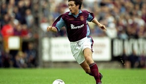 Die erfolgreiche Spielerkarriere des Londoners beginnt bei West Ham United. Sein Debüt für das Profiteam feiert er 1995