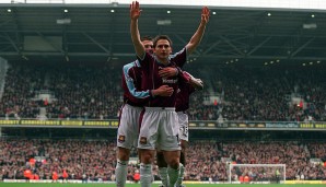 Dabei erzielt er 24 Tore. Leistungen, die Lampard bei einem Lokalrivalen ins Notizbuch bringen. 2001 wechselt er schließlich innerhalb Londons...