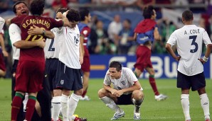 Ein Bild, das sich über Jahre hinweg wiederholen soll: englische Nationalspieler mit hängenden Köpfen