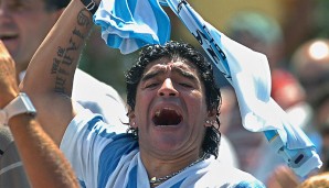 Diego Maradona ist nicht nur eine Fußball-Legende, sondern auch Tennis-Fan. Seinem Heimatland Argentinien stattet er regelmäßig Besuche beim Davis Cup ab