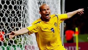 Im Nationaltrikot Schwedens debütierte er im Januar 1998. Insgesamt erzielte er in 75 Spielen 14 Tore für die Skandinavier