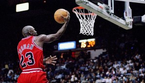 Michael Jordan: His Airness als Trendsetter? Aber hallo! Der wohl beste Basketballer aller Zeiten trug unter seinen Bulls-Hosen immer weiße College-Hosen aus North Carolina. Eine Idee, die sich komplett durchgesetzt hat