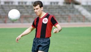 Platz 28 - 67 Tore in 213 Spielen: Als offensivstarker Libero entpuppte sich WILHELM HUBERTS, der für Eintracht Frankfurt von 1963 bis 1970 aktiv war. Der Österreicher kam von der Roma und wechselte im Anschluss zur Wiener Austria.
