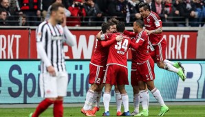 EINTRACHT FRANKFURT - FC INGOLSTADT: Die Schanzer bejubeln ihre Führung - Haris Seferovic' Reaktion: Einfach nur oh Backe
