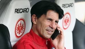 SGE-Manager Bruno Hübner versucht noch, einen Ersatz herbei zu telefonieren