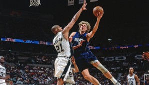 2002/2003 schlug Dallas Sacramento zwar, die erste Finals-Teilnahme von Nowitzki musste aber noch auf sich warten. Die Big Three der Spurs waren zu stark