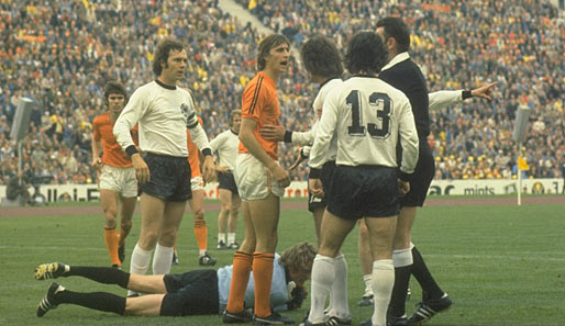WM-Finale 1974 in München: Das DFB-Team gewinnt nach frühem 0:1-Rückstand durch Tore von Breitner und Müller mit 2:1 gegen den ewigen Rivalen aus Holland