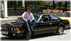 Lässig auf der Motorhaube seines 6er-BMW lässt sich 1985 Lothar Matthäus ablichten.