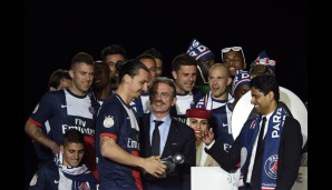 Auch die Investoren aus aller Welt beeinflussen das Gefüge im Weltfußball: Nasser Al Khelaifi, der Besitzer von PSG aus Katar, feiert mit Zlatan Ibrahimovic die französische Meisterschaft