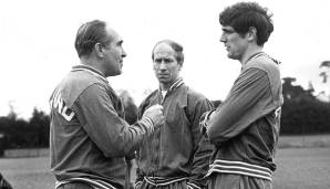 Unter dem späteren englischen Nationaltrainer Alf Ramsey (l.) landete Ipswich Town 1962 in der First Division einen Überraschungscoup: In ihrer ersten Erstliga-Saison überhaupt holten The Tractor Boys, die als sicherer Absteiger galten, die Meisterschaft.
