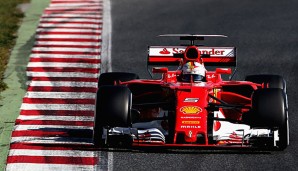 Sebastian Vettel dreht in Barcelona die schnellste Testrunde des Winters