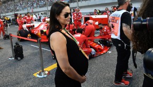 Der Iceman erwartet Nachwuchs! Minttu Virtanen, die Frau von Kimi Räikkönen, präsentiert stolz ihren Baby-Bauch