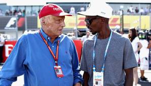 Niki Lauda unterhält sich derweil mit Mo Farah, ehemaliger Langstreckenläufer und viermaliger Olympiasieger