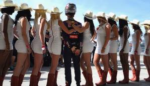 Okay, als Cowgirls machen die Damen ebenfalls eine gute Figur. Wer möchte hier nicht mit Sebastian Vettel (damals noch in Red-Bull-Diensten) tauschen?