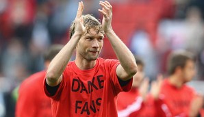 Am 33. Spieltag der Saison 2014/15 verabschiedete sich Simon Rolfes mit erst 31 Jahren von den Fans von Bayer Leverkusen
