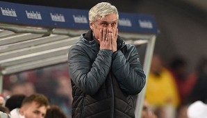 Fassungslos: Armin Veh verlor mit seinem VfB gegen Augsburg und war bedient