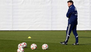 Peter Knäbel leitete am Montag zum ersten Mal das HSV-Training