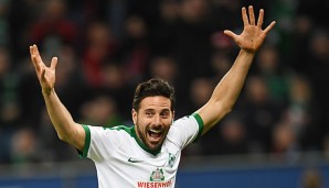 Er kann es einfach nicht lassen: Claudio Pizarro steht mit 38 Jahren offenbar vor einer weiteren Saison im Werder-Dress