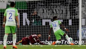 Divock Origi erzielt hier das 1:0 für Wolfsburg gegen Holstein Kiel.