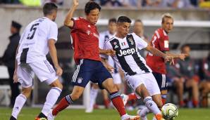 WOO-YEONG JEONG: Wie der Kicker berichtet, ist Mainz am offensiv flexibel einsetzbaren 19-Jährigen dran. Der Südkoreaner kam in dieser Saison 18 Mal in der zweiten Mannschaft und einmal in der Champions League zum Einsatz.