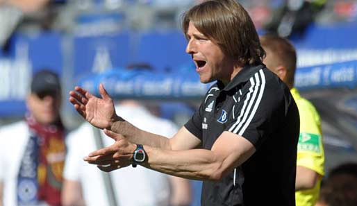 HSV-Cheftrainer Michael Oenning kann den Ärger der Fans nach einer schlechten Saison verstehen
