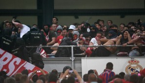 Die spanische Polizei geht gegen die Fans vom FC Bayern München vor