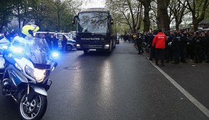 Die Abfahrt des BVB-Buses verzögerte sich vor dem Spiel gegen Monaco